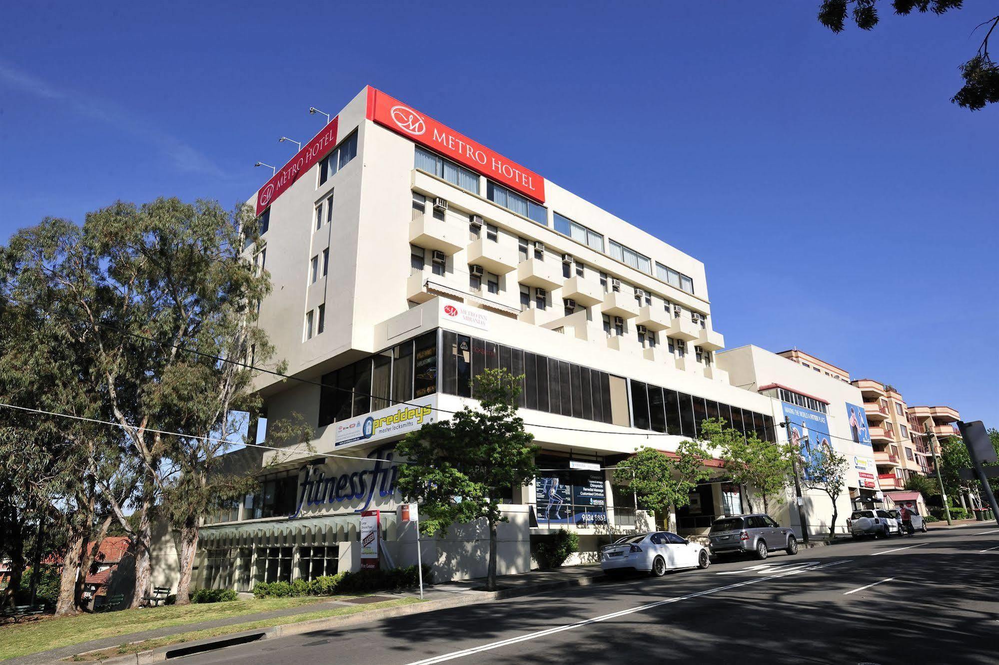 Metro Hotel Миранда Екстериор снимка